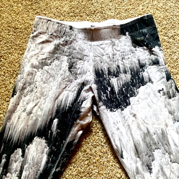 Nike Pants - M women Nike long athletic leggings